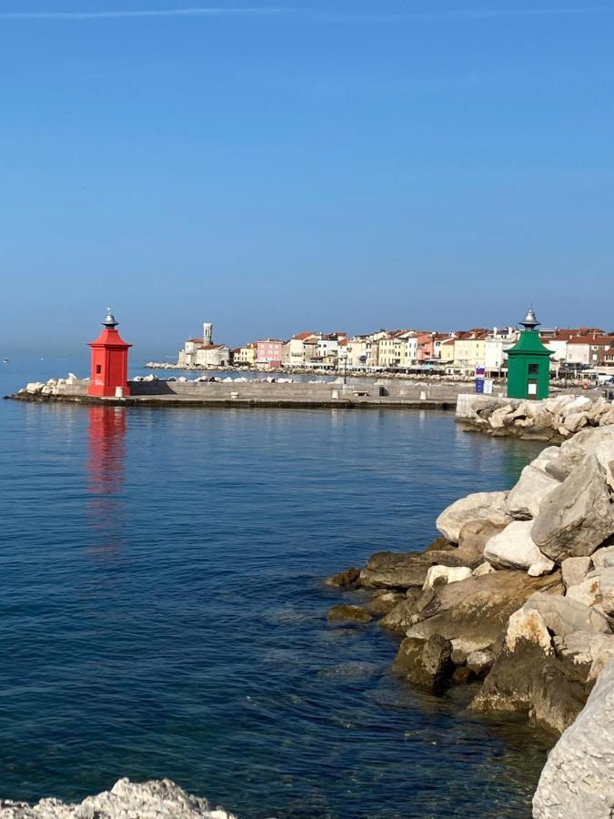 Nyaraló - Pocitniska Hiska V Fiesi, *